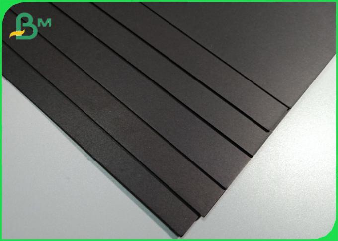 Folhas recicláveis do papel do cartão do preto 250g com boa dobradura