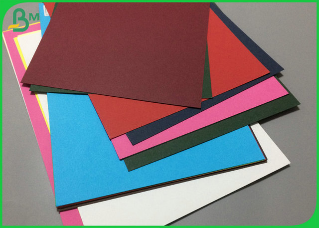 rolo de papel bond colorido sem revestimento de 70gsm 80gsm 100gsm para a impressão deslocada