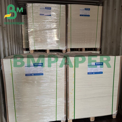 Papel revestido PE branco de superfície lisa de 370 x 500mm para saco de presente