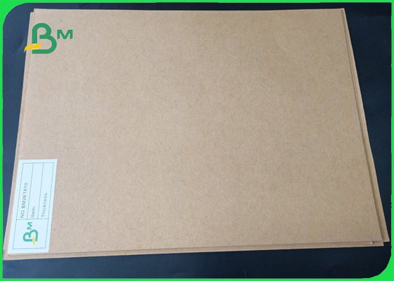350gsm papel resistente do forro de Brown Kraft da polpa de madeira do rasgo 100% para o pacote