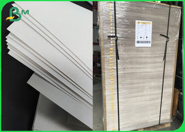 Papel vazio branco limpo Unprinted 48.8gsm 68 x 100cm do papel de jornal