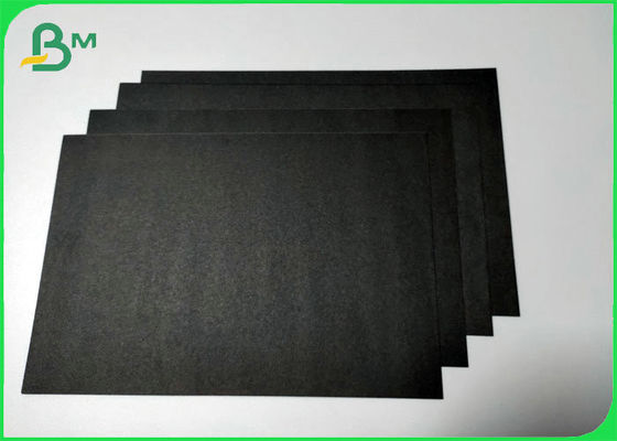 Material de grande resistência das bolsas do cartão preto sem revestimento não poluído reciclável