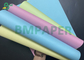 Entalhes de papel de dobramento coloridos feitos a mão do cartão para os ofícios das crianças