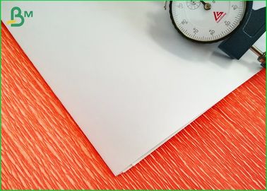 Folha de papel frente e verso de madeira do papel de impressão 80gsm do offset da polpa do Virgin para a impressão do livro de escola