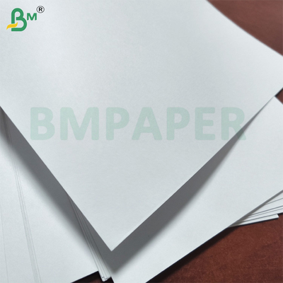 Papel de cobertura não revestido de cartão branco 100 lb brilhante ultra suave