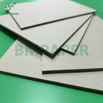 72 x 102 cm 2 mm 2,5 mm Superfície lisa Chapas de gesso cinza para fabricação de cartão