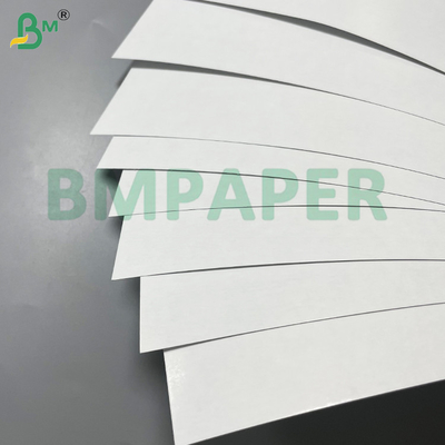240-330gm Papel de cartão de jogo C2S revestido de dois lados preto / azul para cartão Stratch