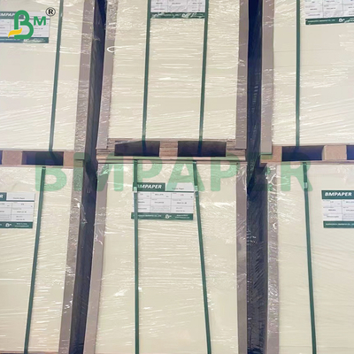 330gm Folhas de papel de cartão de jogo de núcleo preto brilhante de lado duplo