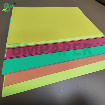 250 gm 300 gm Papel de Bristol de cor não revestido para cartão de felicitação 61 x 86 cm