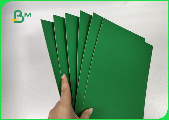 O FSC certificou a placa cinzenta 1800gsm impresso cor 1500gsm para as capas do livro