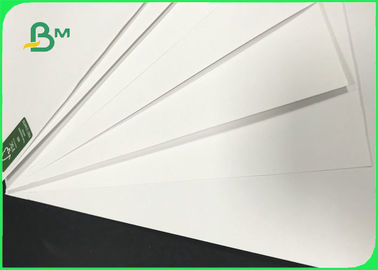 Papel matte de madeira da polpa 130gsm 170gsm 200gsm C2S do Virgin para imprimir o cartaz