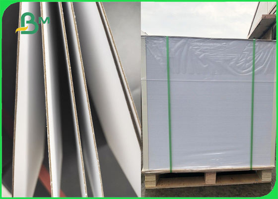 Material grosso branco lateral dobro da cartonagem da placa 1500gsm na folha