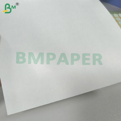 Papel para baralho com núcleo preto de 310gsm e acabamento linho em relevo, rigidez e durabilidade superiores