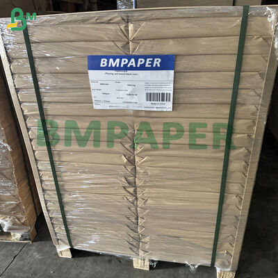 Papel para baralho com núcleo preto de 310gsm e acabamento linho em relevo, rigidez e durabilidade superiores