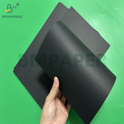 300 gm 350 gm Papel preto sólido não revestido para embalagem 70 x 100 cm