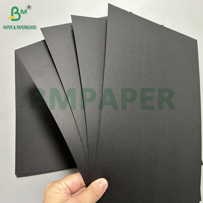 80 gm 90 gm 100 gm Papel Kraft preto puro para sacos de compras 70 x 100 cm