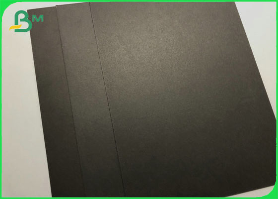 Humectante 350gm Papelão preto Roupas recicláveis Etiquetas Material